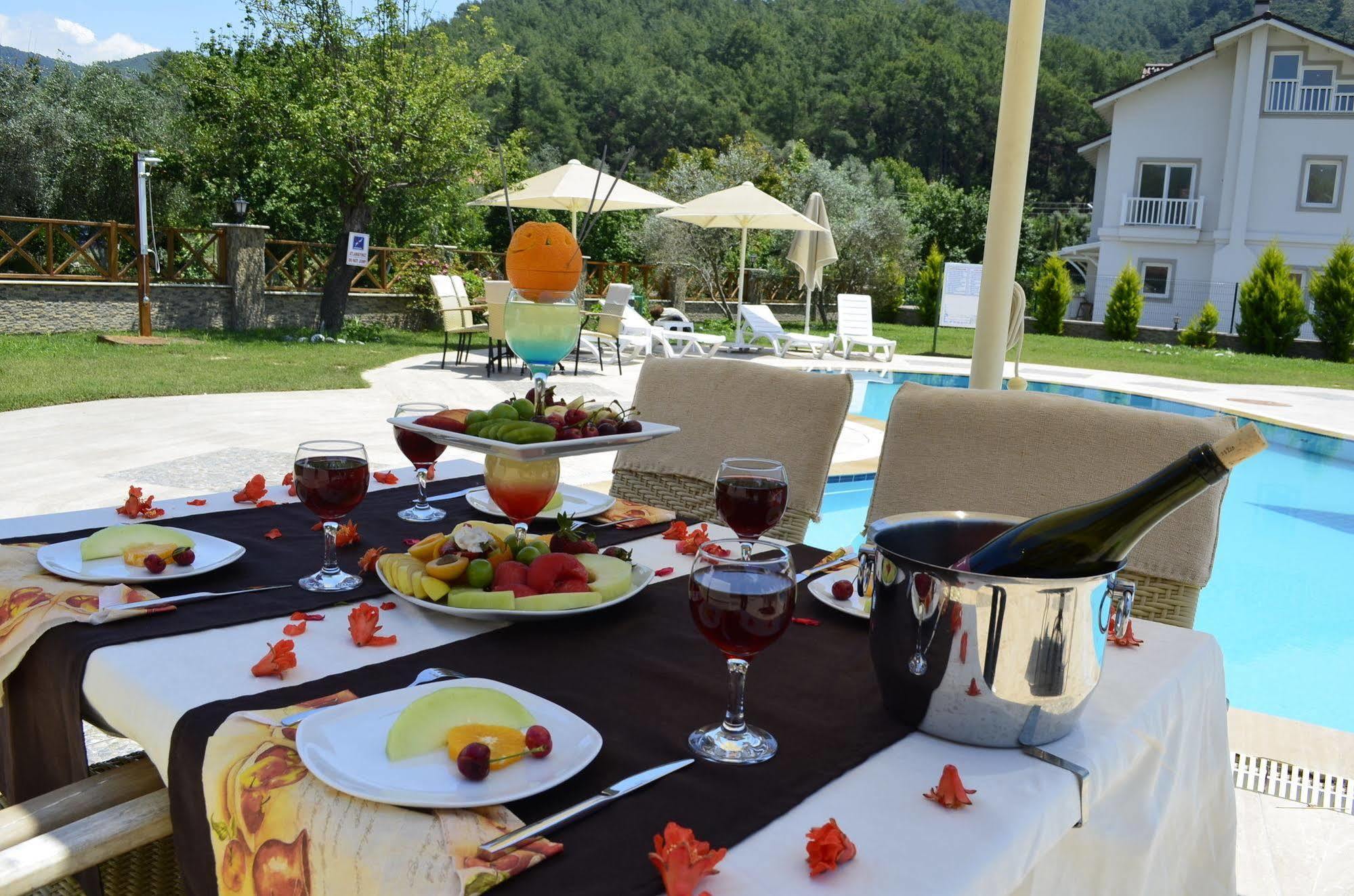 Mesken Inn Hotel Гёчек Экстерьер фото