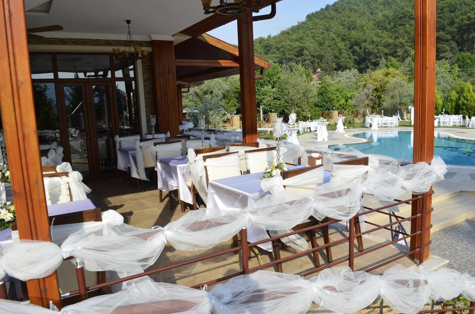 Mesken Inn Hotel Гёчек Экстерьер фото